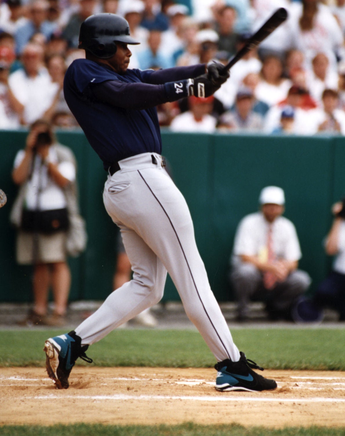 Griffey’s eightgame homer streak electrifies baseball Baseball Hall